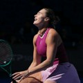 (VIDEO) Noćna mora traje: Sabalenka ispala u haosu od meča!