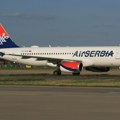 Haos u avionu Air Serbia: Žena sa detetom izbačena uz pratnju policije, prekršila važno pravilo