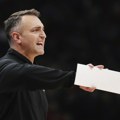 VIDEO Rajaković pobesneo na sudije i dobio prvu tehničku grešku u NBA ligi