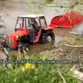 Ovako uništavamo prirodu: Srbin traktorom ušao u vodu, upalio mašinu i razbesneo sve: "To je sada već tradicija" (video)
