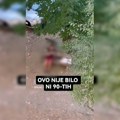 (Uznemirujući video): "Da li je realno da ovo radi ovako pred svima?!": Jeziva scena snimljena na klupici u parku uznemirila…