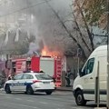 Požar kod Saobraćajnog fakulteta: Gori napušteni objekat, vatrogasci se bore sa vatrenom stihijom (video, foto)