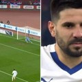 Mitrović uradio sve idealno, pa promašio penal: Kad vidite ko mu je prvi prišao, biće vam sve jasno! (Video)