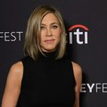 Sve što niste znali o novom dečku Dženifer Aniston: Ko je Džim Kertis?