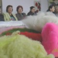 (Foto) da li znate štaje pustovanje vune? Žene čačanskog kraja čuvaju od zaborava ovaj zanat
