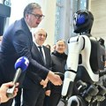 Srbija je važan most za inovacije: Vučić na prezentaciji kineskih humanoidnih robota /foto/