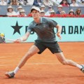 Siner na korak od obaranja rekorda Novaka Đokovića, "samleo" rivala u Rimu