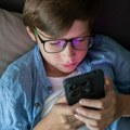 Mlađi od 15 godina uskoro ostaju bez društvenih mreža? Francuska zabranila, otkrivamo kad bi to mogla i Srbija