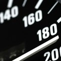 Profesor matematike izračunao koliko vremena se uštedi kada se vozi 160 km/h umesto 130 km/h: Rezultat je neverovatan!