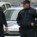 Drogirani policajac, pištoljem pretio kolegi i pucao kroz prozor auta Uhapšen i njegov drugar zbog pomaganja