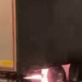 Zapalio se kamion na naplatnoj stanici Ub: Vatrogasci hitno reagovali (video)