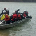 Stigla žandramerija iz Beograda na jezero „Barje“ u potrazi za dva nestala meštana – locirano više tačaka na vodi