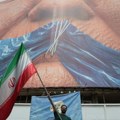 „Њихово зло ће ослабити, док ми још нисмо почели“: Тензије у Ормуском мореузу ескалирају, да ли примирје САД и Ирана и даље…