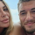 Iva podelila emotivnu sliku sa sinom, on uživa u krevecu: Supruga pevača ne krije sreću, prizor raznežio sve