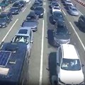 (Foto) Kolaps na granicama, međuzone pune! Na Batrovcima se čeka najmanje tri sata, ni na drugim prelazima nije bolje…