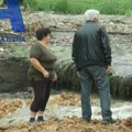 Ogormne padavine i bujične poplave paralisale još jednu opštinu: Proglašena vanredna situacija u Topoli, na terenu je…