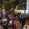 Завршен протест „Србија против насиља“: На зграду Пинка бацана јаја и тоалет папир, обезбеђивало приватно обезбеђење…