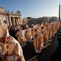 Revolucija u vatikanu: Počinje istorijsko zasedanje, Rimokatolička crkva otvara vrata ženama i gej parovima?