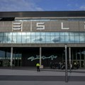 Zapaljena trafostanica fabrike "Tesla" u Berlinu: Pogon bez struje, gubici skoro milijardu evra