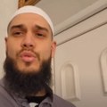 Dejan Dragojević pokazao kako provodi Ramazan! Posetio džamiju, pa šokirao izjavom o psima