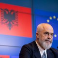 Edi Rama: Samo će Italija moći da vodi prihvatne centre za azilante u Albaniji