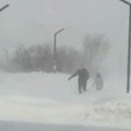 Pao sneg u Turskoj! Zabelela se planina Tahtali, turisti očarani prizorima u Antaliji (video)