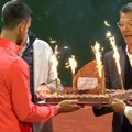 Slatko iznenađenje za Novaka: Đoković sebe za rođendan počastio pobedom, a organizatori tortom (video)
