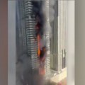 Nezapamćen požar u Dubaiju: Gori luksuzni neboder, evakuisano skoro 4.000 stanara (VIDEO)