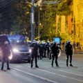 uživo Blokade se nastavljaju: Nova hapšenja i razbijanje barikada tokom noći, deo linija GSP ne saobraća