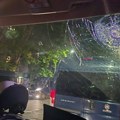 Policijska brigada napadnuta na raskrsnici Bulevara i Ruzveltove (video)