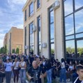Protest ispred Druge kragujevačke gimnazije (video)