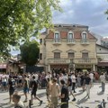 Profesori, roditelji i građani pružili podršku učenicima na protestu ispred „Sremca“