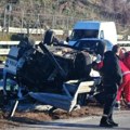 Težak udes na auto-putu, vozilo po smrskano i prevnuto na krov