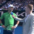 "Molim vas da ga nagradite": Novak usred meča stao pred mikrofon i obratio se anonimusu koji je sve šokirao