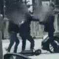 (Video) Prvo se posvađali, pa poletele pesnice: Haos u centru Skoplja: Prolaznici u šoku, a razlog je bizaran