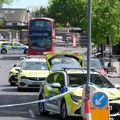 (Video) Teroristički napad u Londonu! Napadač izbo dvojicu Jevreja na ulici: Policajci ga savladali elektrošokerom
