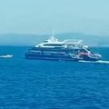 "Skupio je jedrilicu ispred nas, u moru je čovek, krvari!" Na katamaranu bilo 118 ljudi, jedrilica plovila pod francuskom…