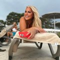 U ovom izdanju je još nismo videli! Pevačica pokazala svoje pravo lice, evo šta se krije iza šminke i glamura (foto)