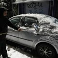 Greška koju ćete skupo platiti: Evo kako da očistite auto kad padne sneg, jedan trik može mnogo da vam olakša posao