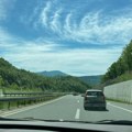 „U svetu materijal, a kod nas političari“: Ko se ugrađuje u srpske auto-puteve i koliko dajemo svake godine na njihovu…