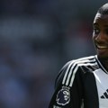 Isak radi sam u trening centru Reala, koji čeka procenat