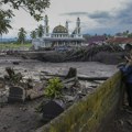 Kameni alat star više od milion godina Neverovatno otkriće u Indoneziji: Ovo je najnoviji dokaz jedne veoma važna teorije o…