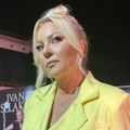 Ćerka Darka radovanovića prvi put pred publikom Ivana Selakov zaplakala dok ju je izvodila na binu!