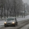 Stiglo hitno upozorenje! Odmah se oglasili Putevi Srbije: Sneg zavejao ove deonice, vozačima preti još jedna opasna pojava