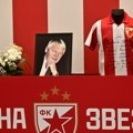 (Foto) Emotivni oproštaj od Vladimira Cvetkovića: Legende Zvezde i srpskog sporta odale počast Cveletu