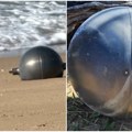 Više nisu tako misteriozne: Otkriveno poreklo neobičnih kugli iz svemira na obali Australije. Zemljani prljaju bolje od…