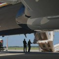 Tramp morao da čeka da poprave predsednički avion koji je iznenada imao neobičan problem