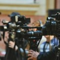 Razglas news objavio da je njihov urednik napadnut u Novom Sadu, a Mašina da je njihova novinarka odgurnuta