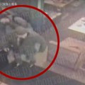 Kamera zabeležila zločin: Iznenada izvadio pištolj i ispalio tri hica u prijatelja, a onda nastavio da jede (uznemirujući…