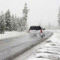 АМСС: због снега на појединим путевима обавезне зимске гуме